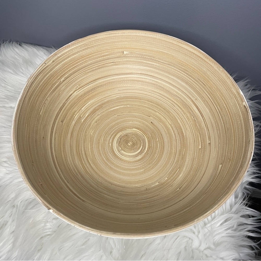 Handcrafted in Vietnam paint splatter bamboo fruit bowl - Picture 2 of 4